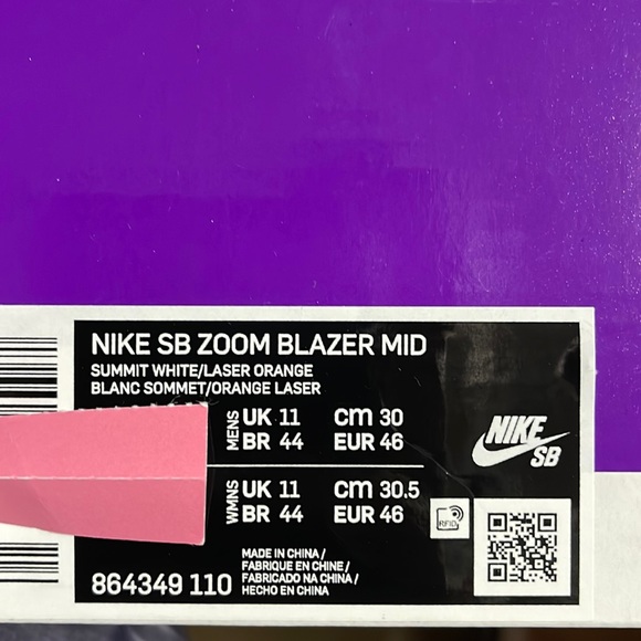 Nike Men’s SB Zoom Blazer Mid
Summit White/Summit White/Laser Orange
Skate Shoes - Picture 16 of 16